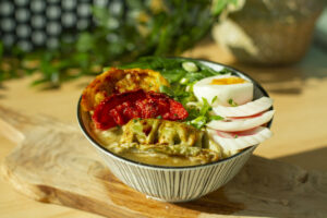 platos mas emblematicos de la cocina japonesa gyoza-ramen